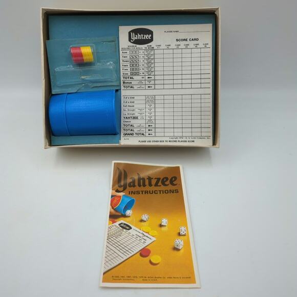 Vintage 1978 Yahtzee Game Milton Bradley Company Complete With Box of Scorecards - Picture 3 of 4